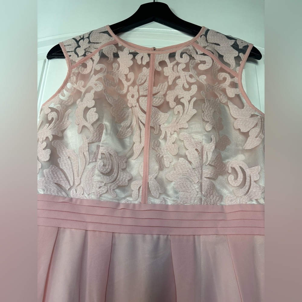 Women’s Little Mistress of London Blush Pink Floral Detail Chiffon Dress Size 8 - Picture 4 of 12